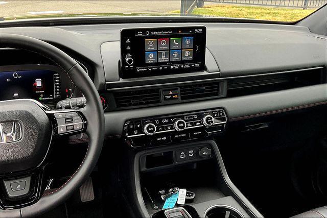 new 2025 Honda Pilot car, priced at $54,575