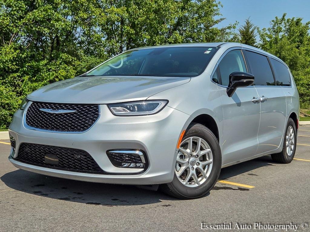 used 2024 Chrysler Pacifica car, priced at $36,995