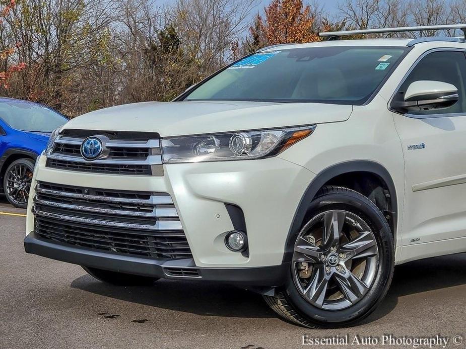 used 2018 Toyota Highlander Hybrid car, priced at $28,695