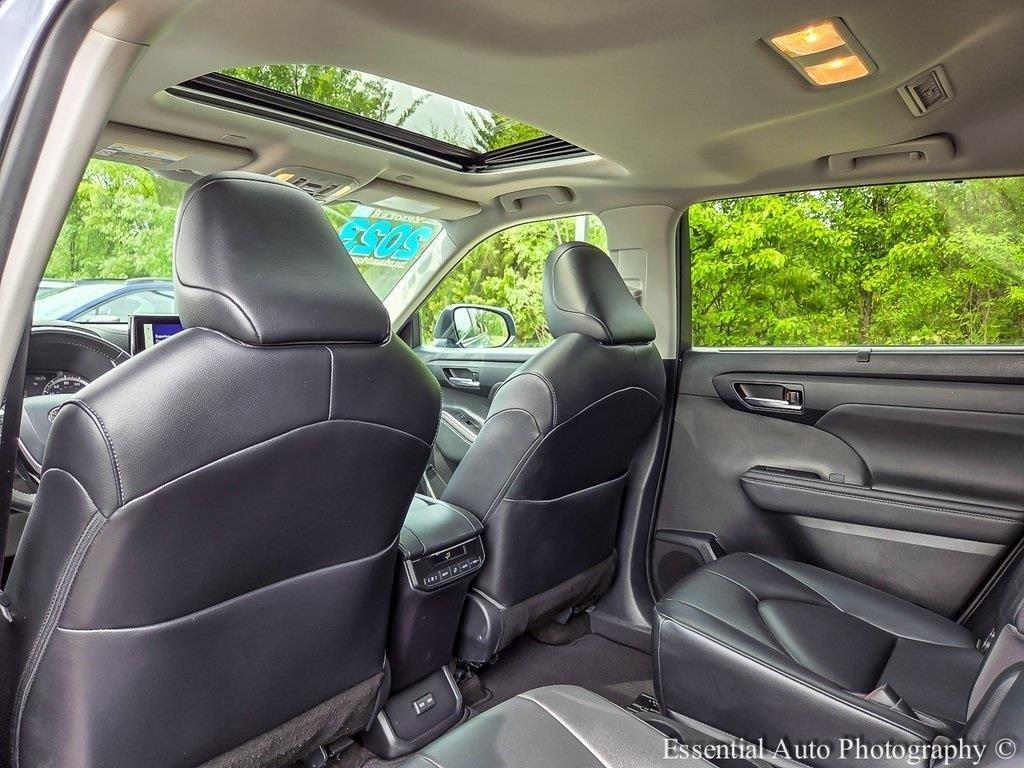 used 2023 Toyota Highlander car, priced at $37,800