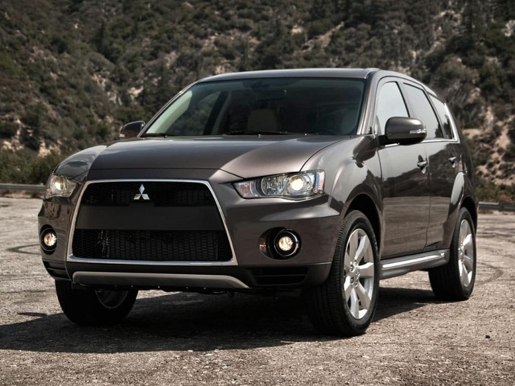 used 2013 Mitsubishi Outlander car, priced at $11,995