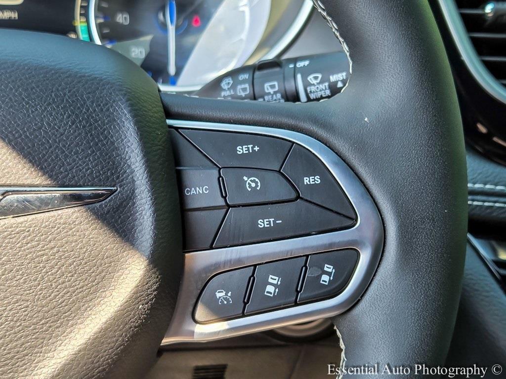 used 2025 Chrysler Pacifica car, priced at $38,995