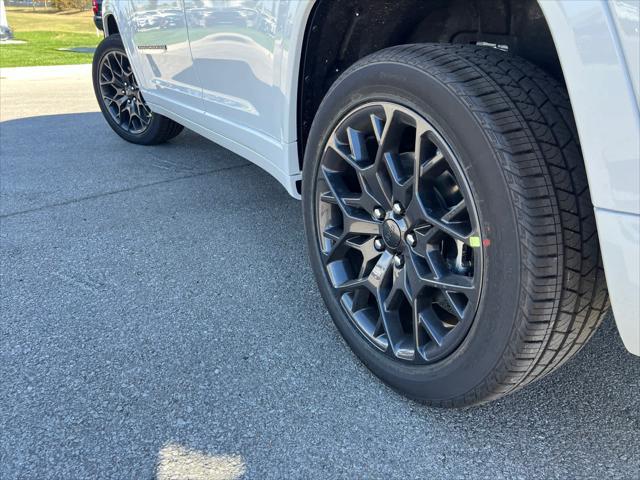 new 2025 Jeep Grand Cherokee L car, priced at $69,630