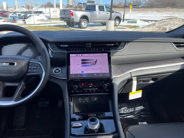 new 2025 Jeep Grand Cherokee car, priced at $45,940