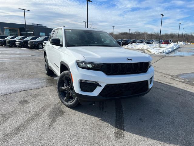 new 2025 Jeep Grand Cherokee car, priced at $45,940