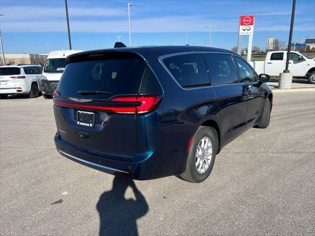 new 2025 Chrysler Pacifica car, priced at $38,640