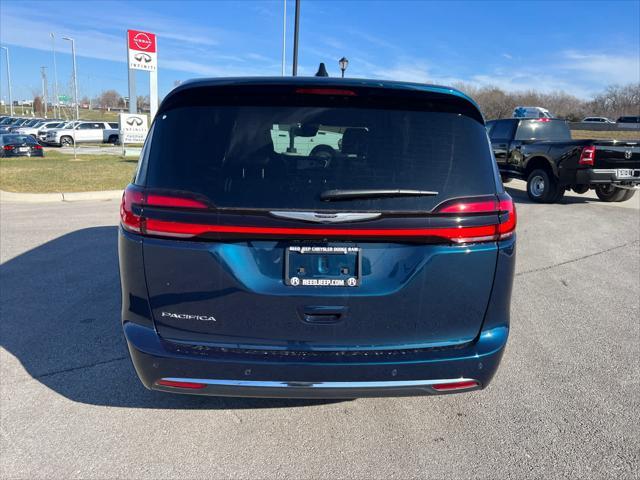 new 2025 Chrysler Pacifica car, priced at $38,640