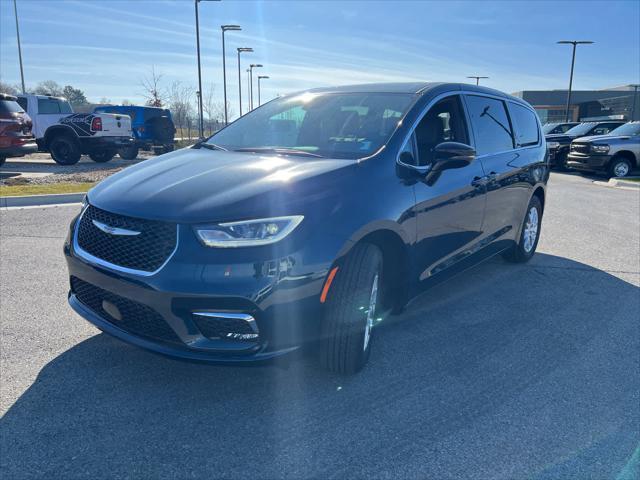 new 2025 Chrysler Pacifica car, priced at $38,640