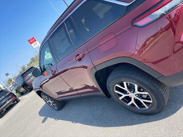 new 2025 Jeep Grand Cherokee car, priced at $41,295