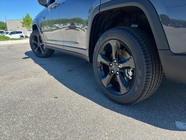 new 2024 Jeep Grand Cherokee L car, priced at $42,020