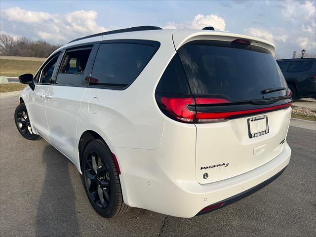 new 2024 Chrysler Pacifica car, priced at $51,160