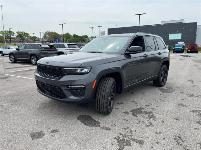new 2025 Jeep Grand Cherokee car, priced at $42,720