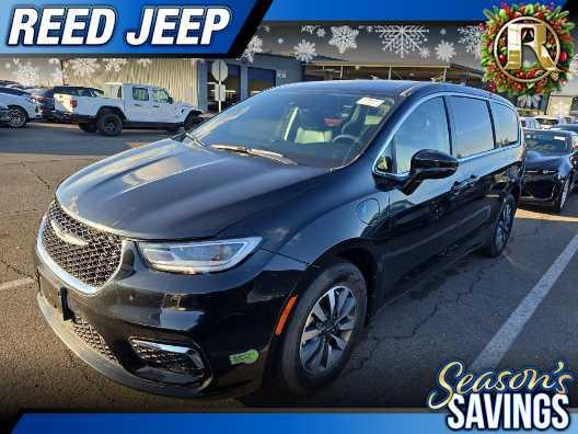 used 2022 Chrysler Pacifica Hybrid car, priced at $29,950