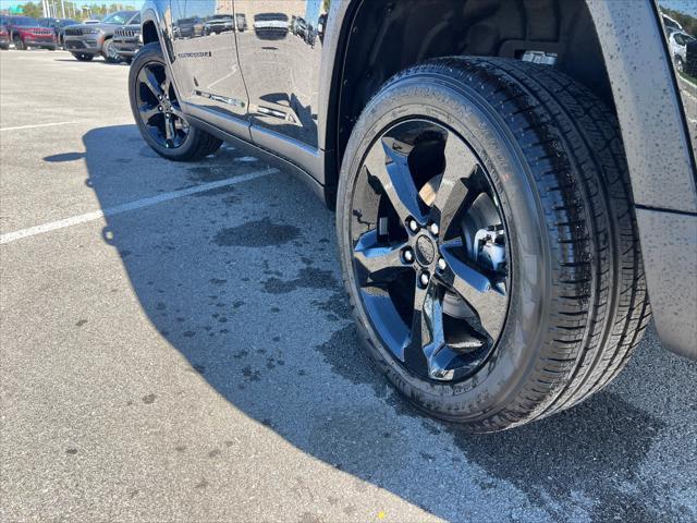 new 2025 Jeep Grand Cherokee car, priced at $50,460