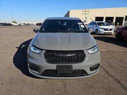 used 2022 Chrysler Pacifica Hybrid car, priced at $36,000