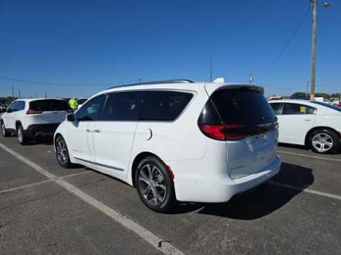 used 2022 Chrysler Pacifica car, priced at $36,987