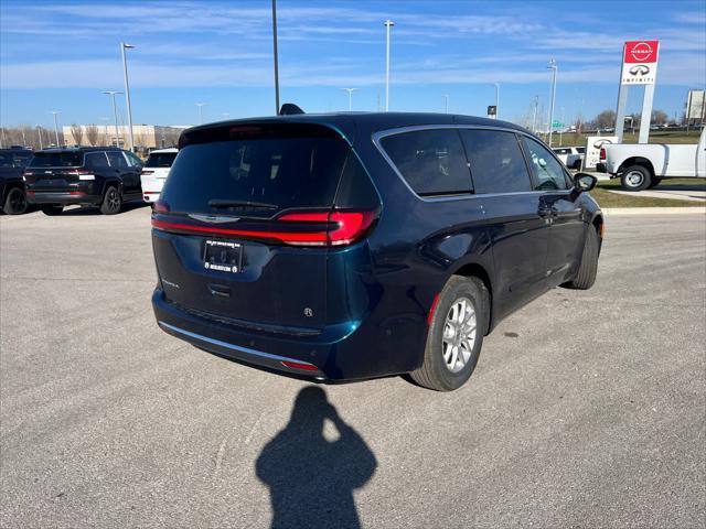 new 2025 Chrysler Pacifica car, priced at $39,920