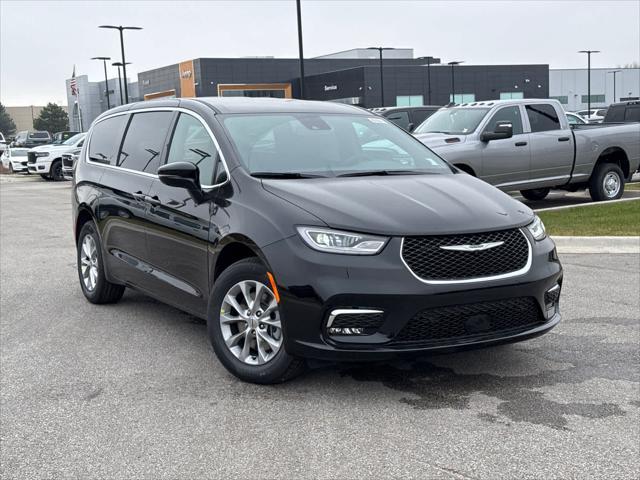 new 2025 Chrysler Pacifica car, priced at $41,920