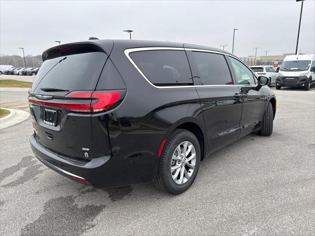 new 2025 Chrysler Pacifica car, priced at $41,920