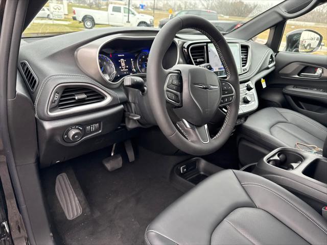 new 2025 Chrysler Pacifica car, priced at $41,920