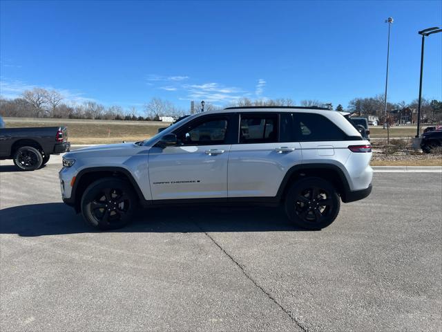 new 2024 Jeep Grand Cherokee car, priced at $44,170