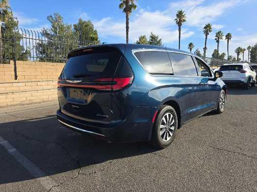 used 2022 Chrysler Pacifica Hybrid car, priced at $28,941