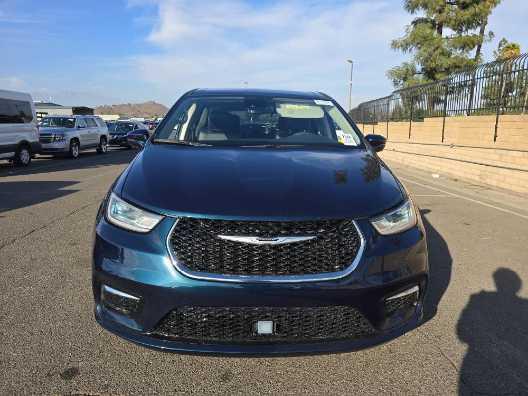 used 2022 Chrysler Pacifica Hybrid car, priced at $28,941