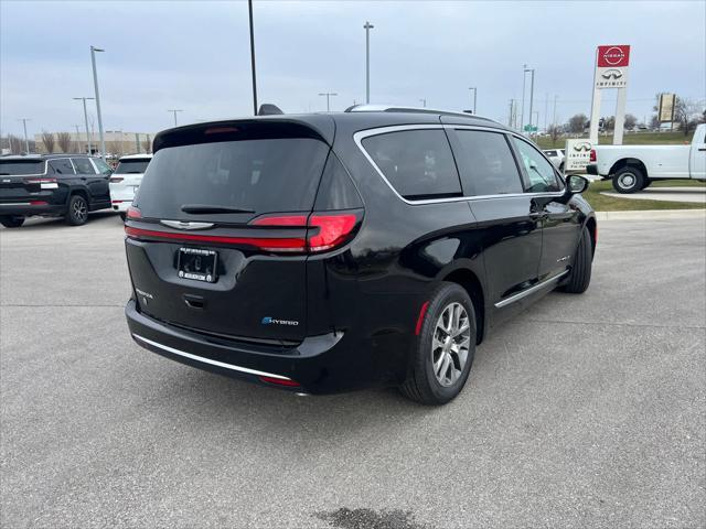 new 2025 Chrysler Pacifica car, priced at $43,980