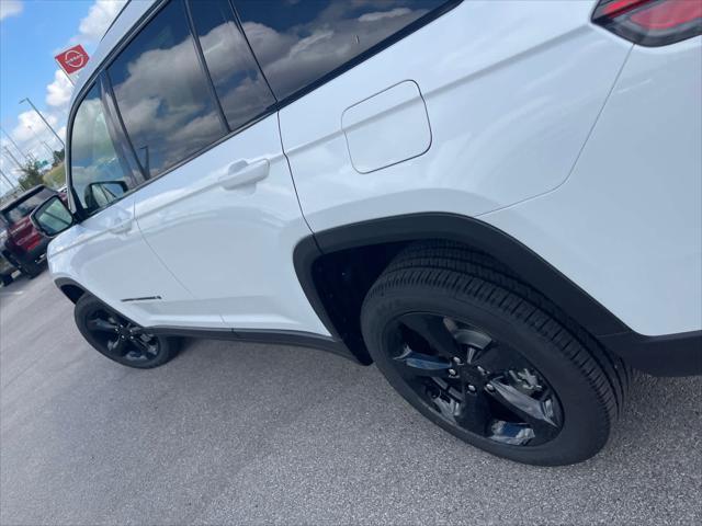 new 2024 Jeep Grand Cherokee L car, priced at $42,080