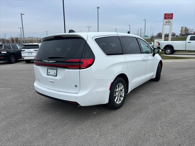 new 2025 Chrysler Pacifica car, priced at $38,925