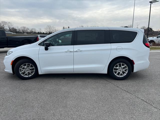 new 2025 Chrysler Pacifica car, priced at $38,925