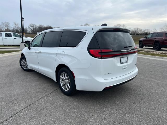 new 2025 Chrysler Pacifica car, priced at $38,925