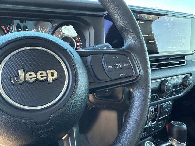 new 2025 Jeep Gladiator car, priced at $39,680