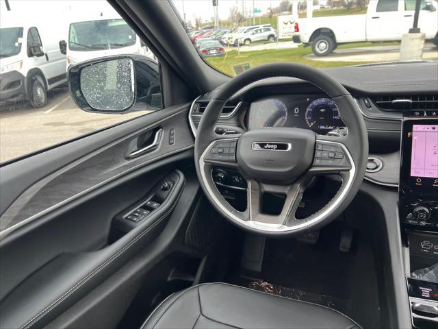 new 2025 Jeep Grand Cherokee car, priced at $43,925