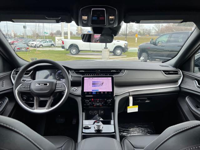 new 2025 Jeep Grand Cherokee car, priced at $43,925