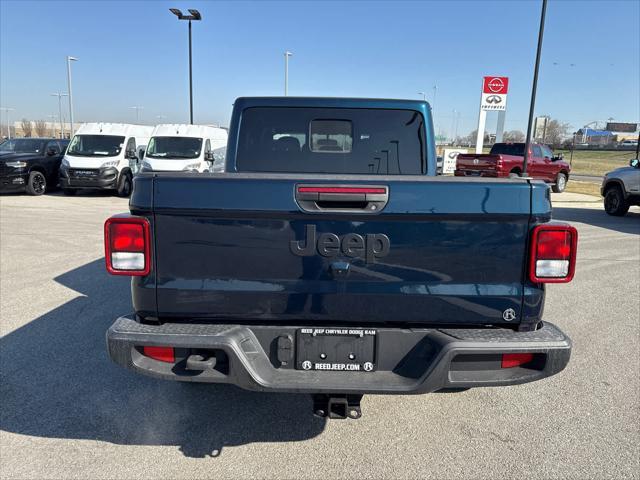 new 2025 Jeep Gladiator car, priced at $41,980