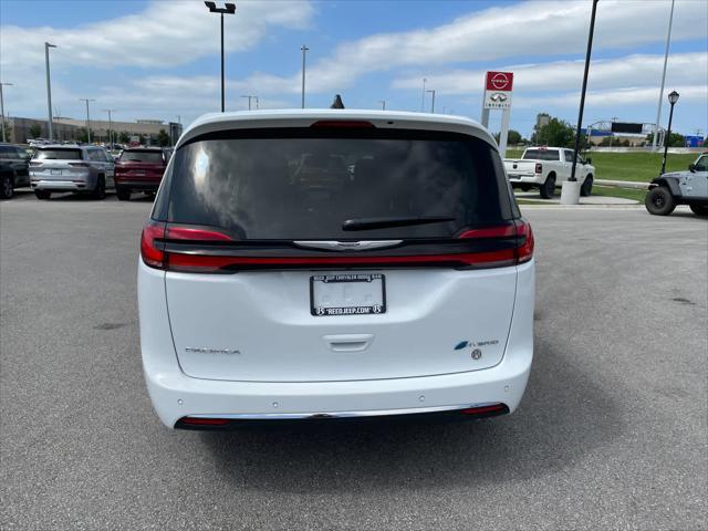 new 2024 Chrysler Pacifica Hybrid car, priced at $51,605