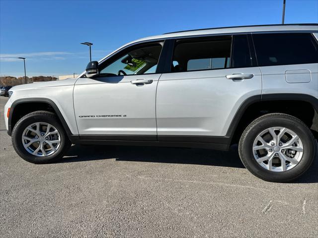 new 2024 Jeep Grand Cherokee L car, priced at $44,170