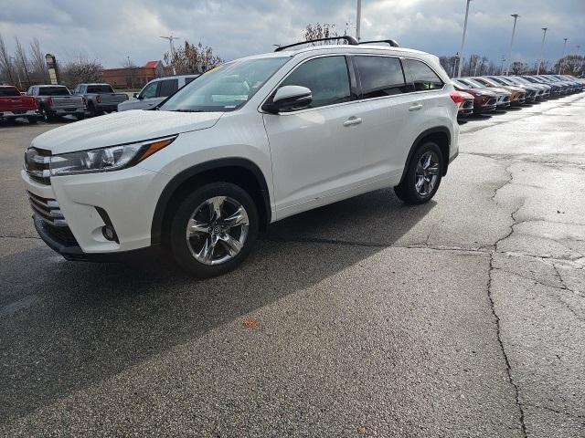 used 2018 Toyota Highlander Hybrid car, priced at $26,400