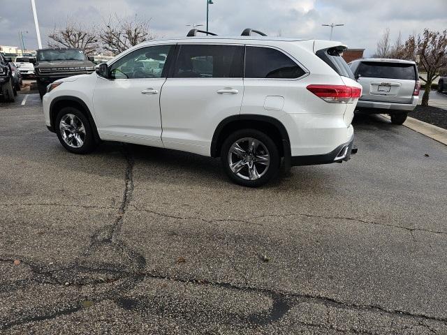 used 2018 Toyota Highlander Hybrid car, priced at $26,400