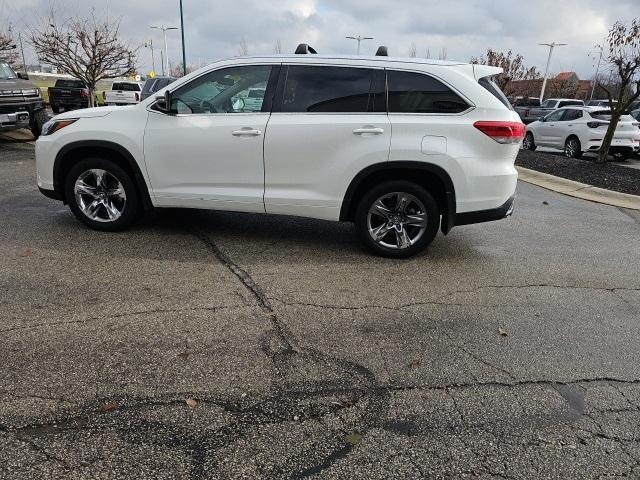 used 2018 Toyota Highlander Hybrid car, priced at $26,400