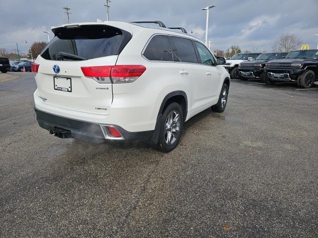 used 2018 Toyota Highlander Hybrid car, priced at $26,400