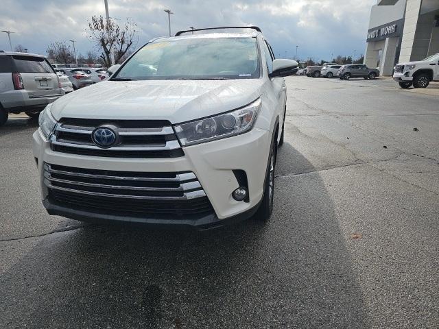 used 2018 Toyota Highlander Hybrid car, priced at $26,400