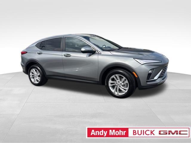 new 2025 Buick Envista car, priced at $22,871