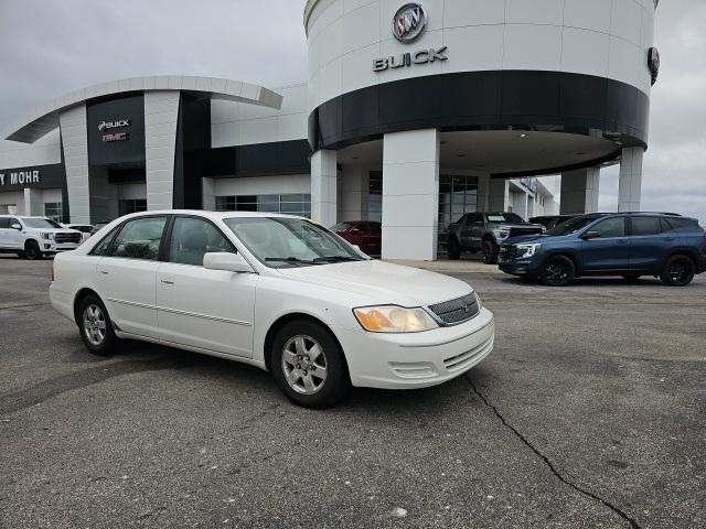 used 2000 Toyota Avalon car, priced at $3,200