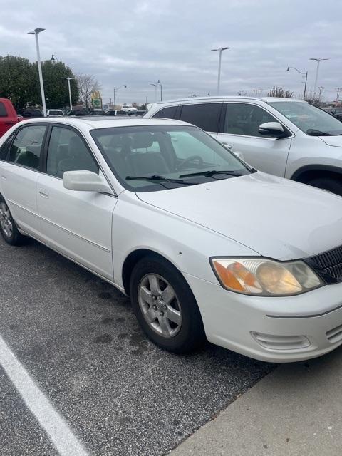 used 2000 Toyota Avalon car, priced at $4,000