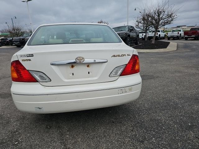 used 2000 Toyota Avalon car, priced at $3,200