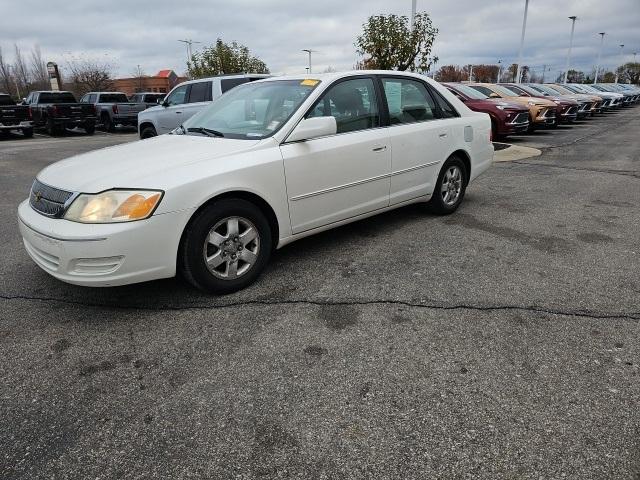 used 2000 Toyota Avalon car, priced at $3,200