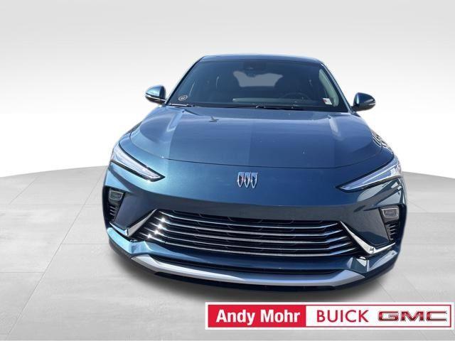 new 2025 Buick Envista car, priced at $24,874