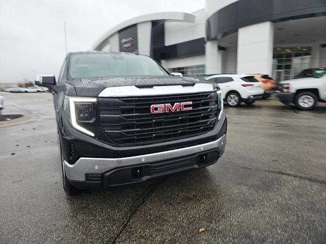 new 2025 GMC Sierra 1500 car, priced at $43,390